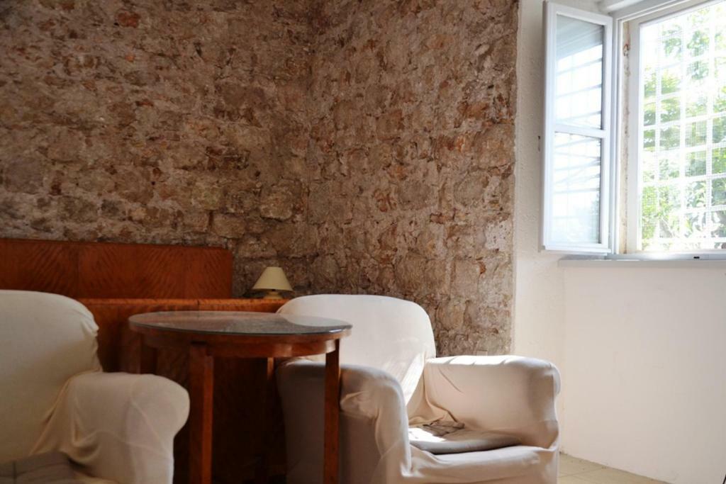 Stone House Apartment