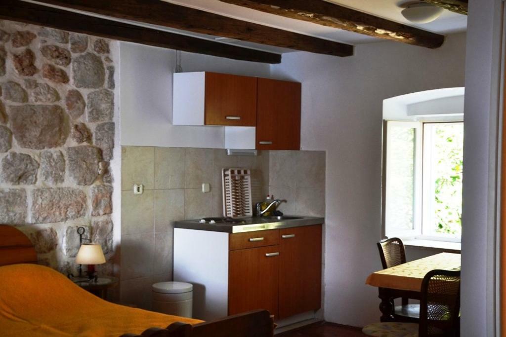 Stone House Apartment