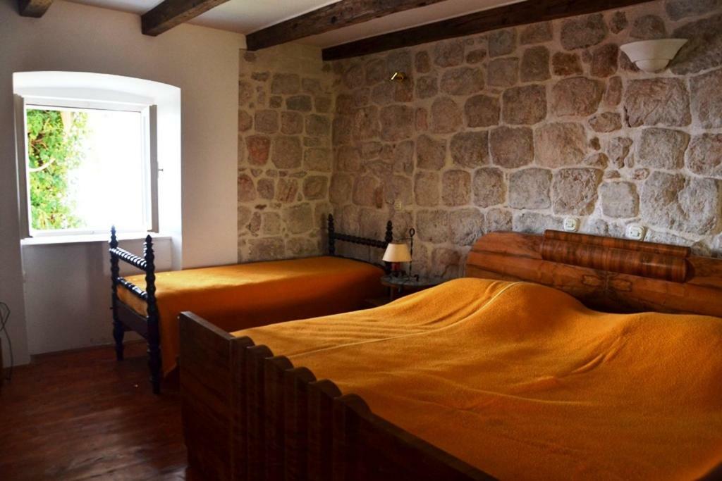 Stone House Apartment *